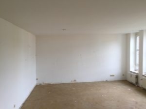 leer geräumtes Zimmer nach einer Haushaltsauflösung